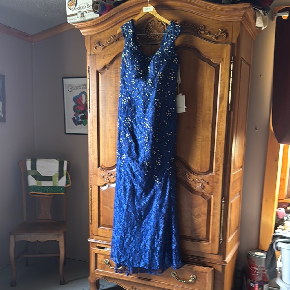 Elegant Blue Evening Gown